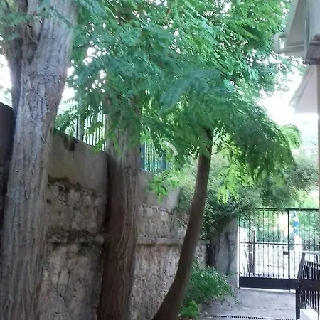 Karya House Apartment