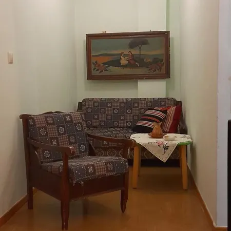 Apartment Karya House *